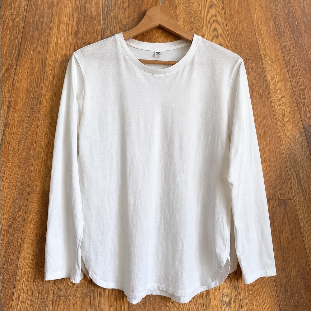 Uniqlo White Long-Sleeve Crewneck Tee